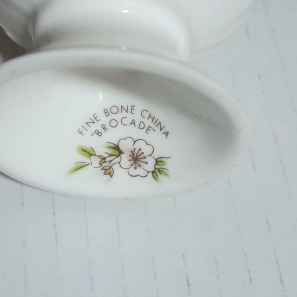 "Brocade" Fine Bone China Small Vase White Gold Floral 4"-Tall - Picture 7 of 7